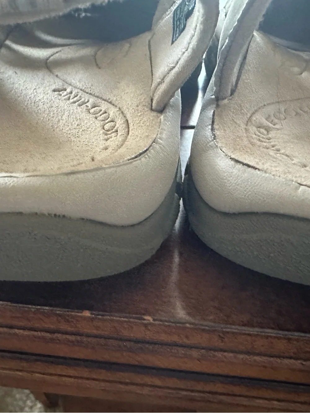 KEEN Newport HR Sandals Beige Women’s Size 6 Excellent condition